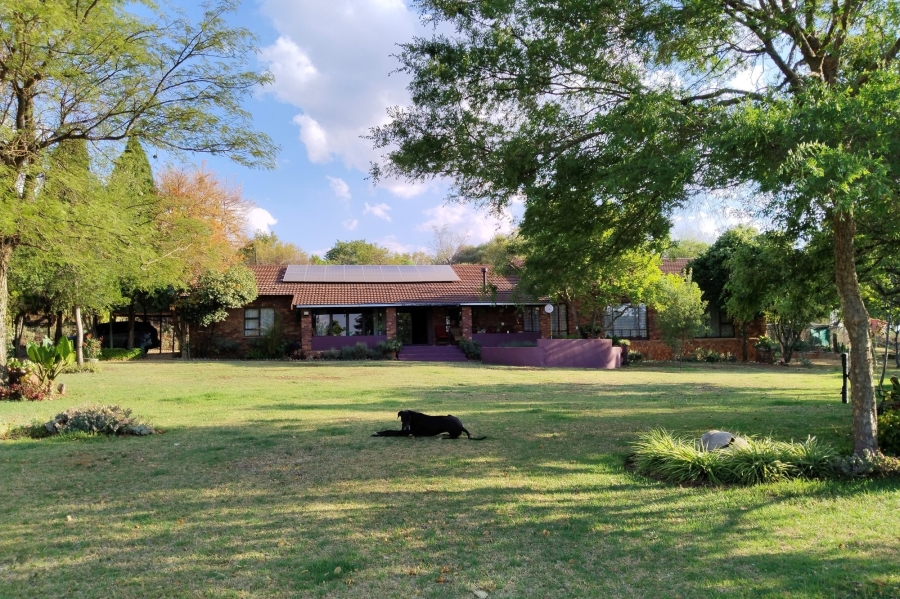 4 Bedroom Property for Sale in Broederstroom North West